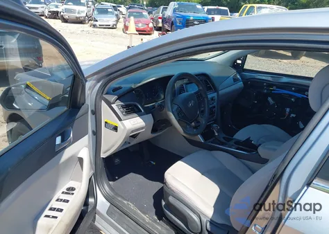 2017 Hyundai Sonata Se z USA, uszkodzony, nr VIN 5NPE24AF1HH568279